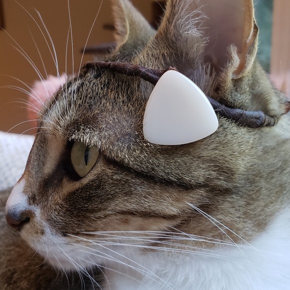 Oversized Faux Mother-of-pearl Lucite Retro Triangle Earrings - Picture 4 of 6